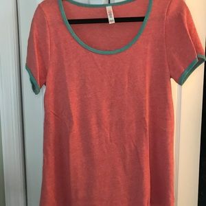 LulaRoe Classic T small